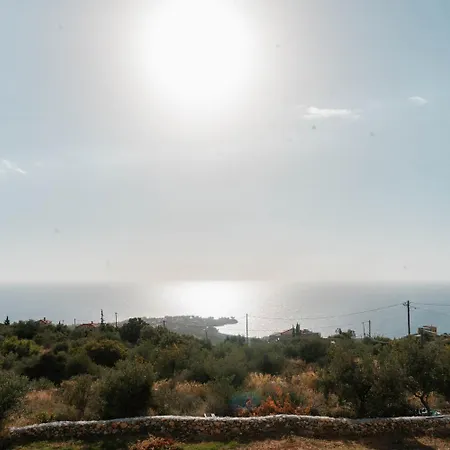 Dioni Tria 피르고스