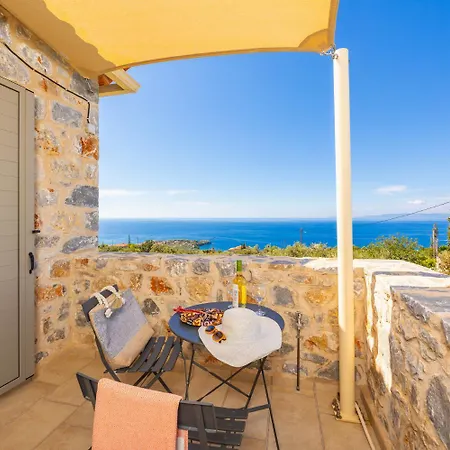 Dioni Tria Pyrgos