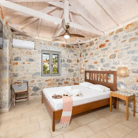 Villa Dioni Tria Pyrgos