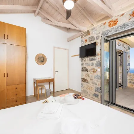 Villa Dioni Tria Pyrgos