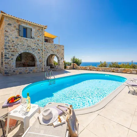 Dioni Tria Villa *